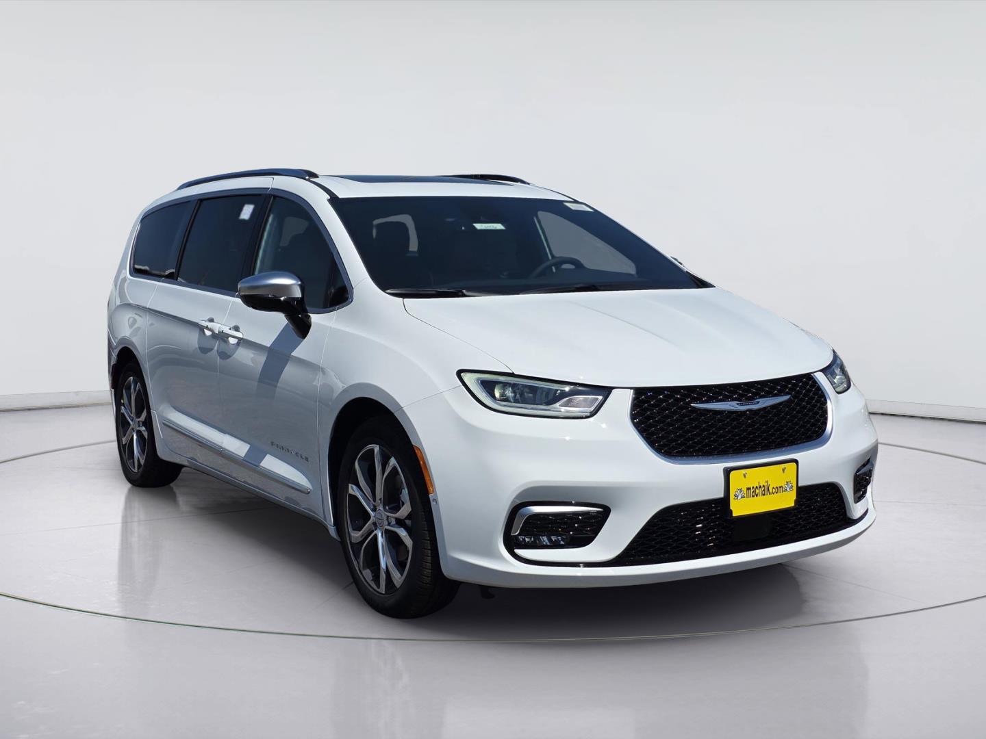 2026 Chrysler Pacifica Pinnacle at Mac Haik CDJR North Houston