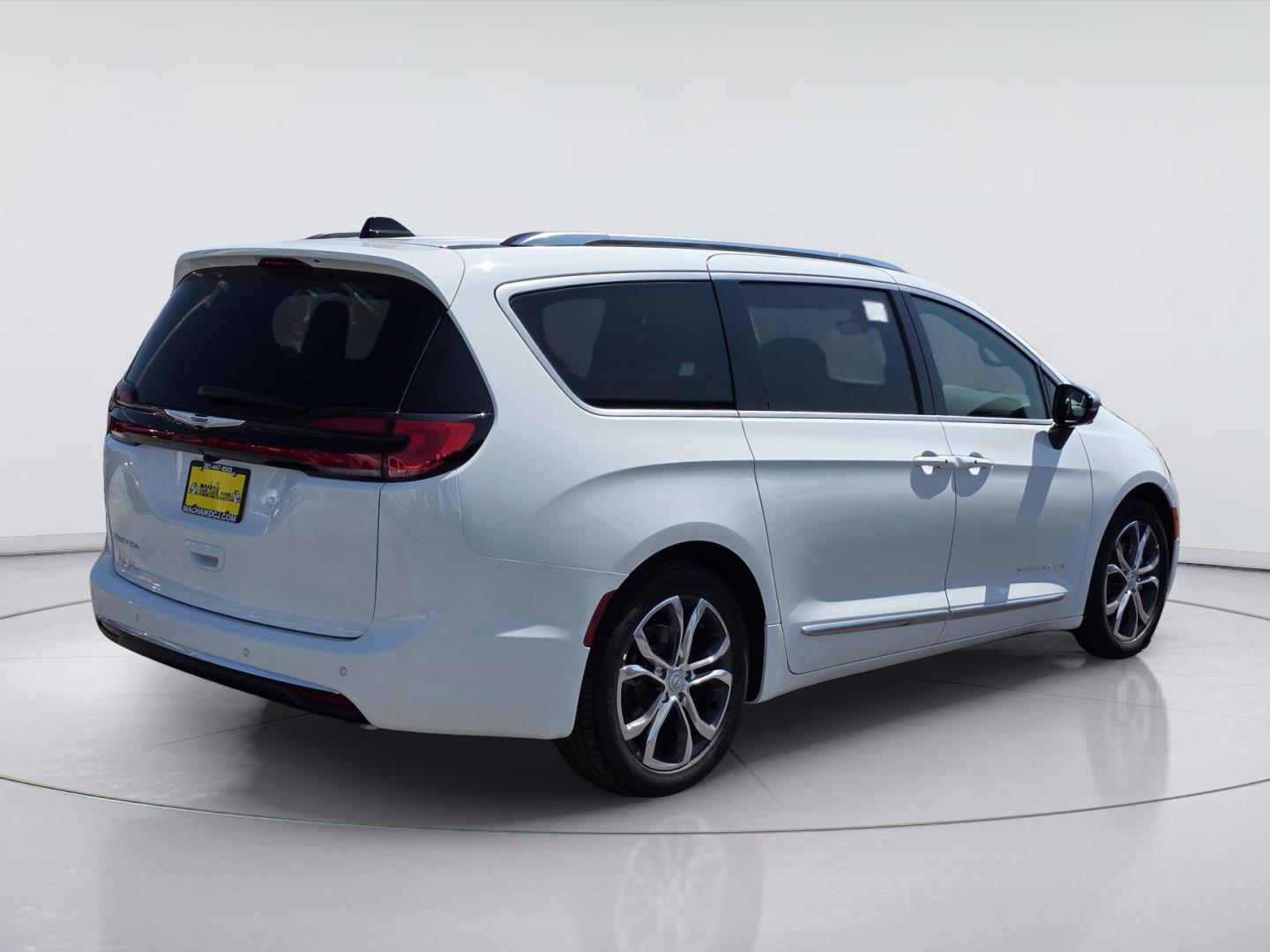 2026 Chrysler Pacifica Pinnacle at Mac Haik CDJR North Houston