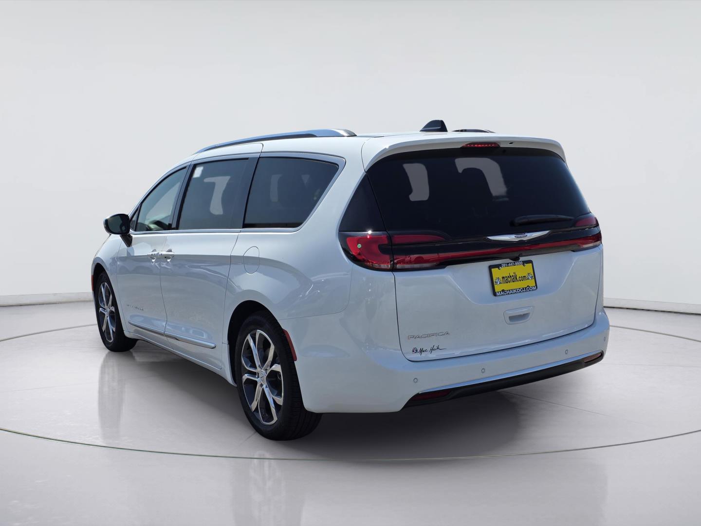 2026 Chrysler Pacifica Pinnacle at Mac Haik CDJR North Houston
