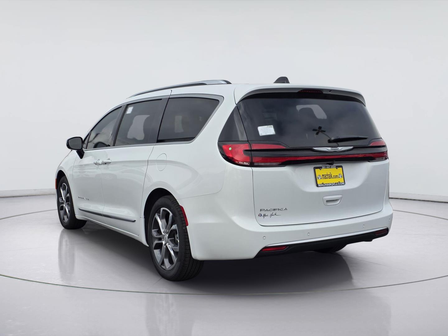 2026 Chrysler Pacifica Pinnacle at Mac Haik CDJR North Houston