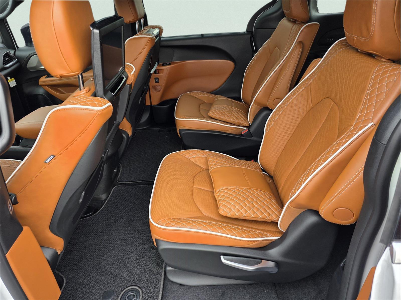 2026 Chrysler Pacifica Pinnacle at Mac Haik CDJR North Houston