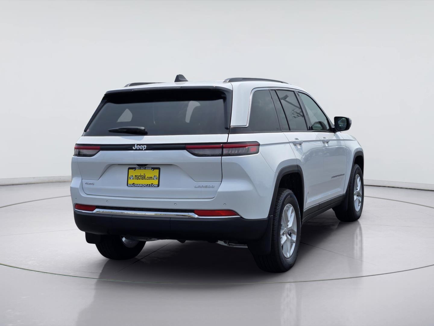 2026 Jeep Grand Cherokee Laredo X - 2