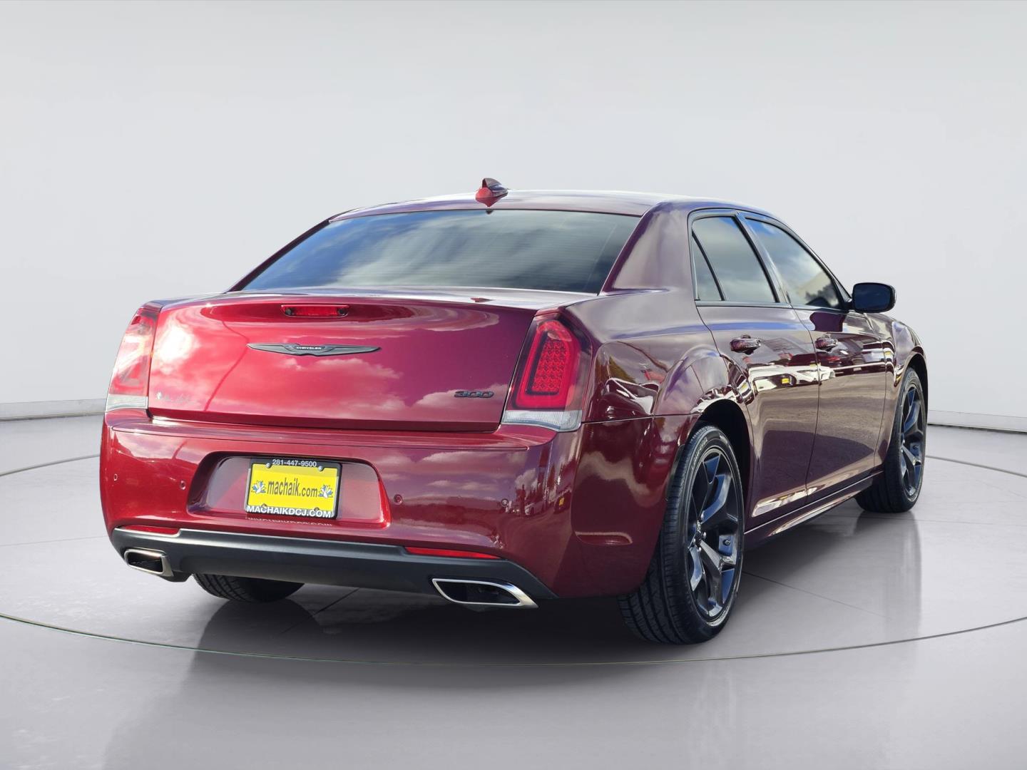 2023 Chrysler 300 Touring L - 3