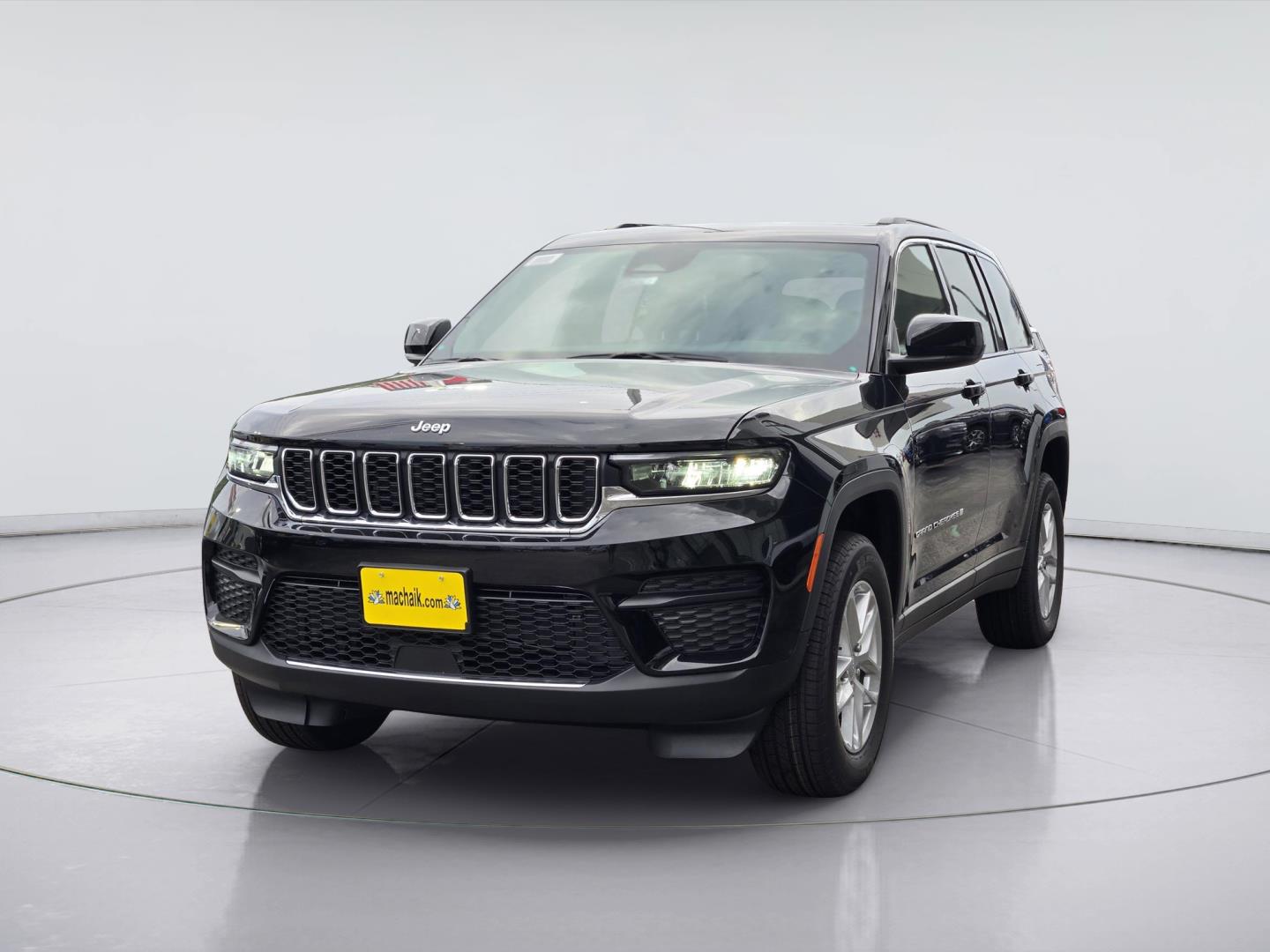 Diamond Black Crystal Pearlcoat 2026 Jeep Grand Cherokee SUV / Crossover 4X2 8-Speed Automatic