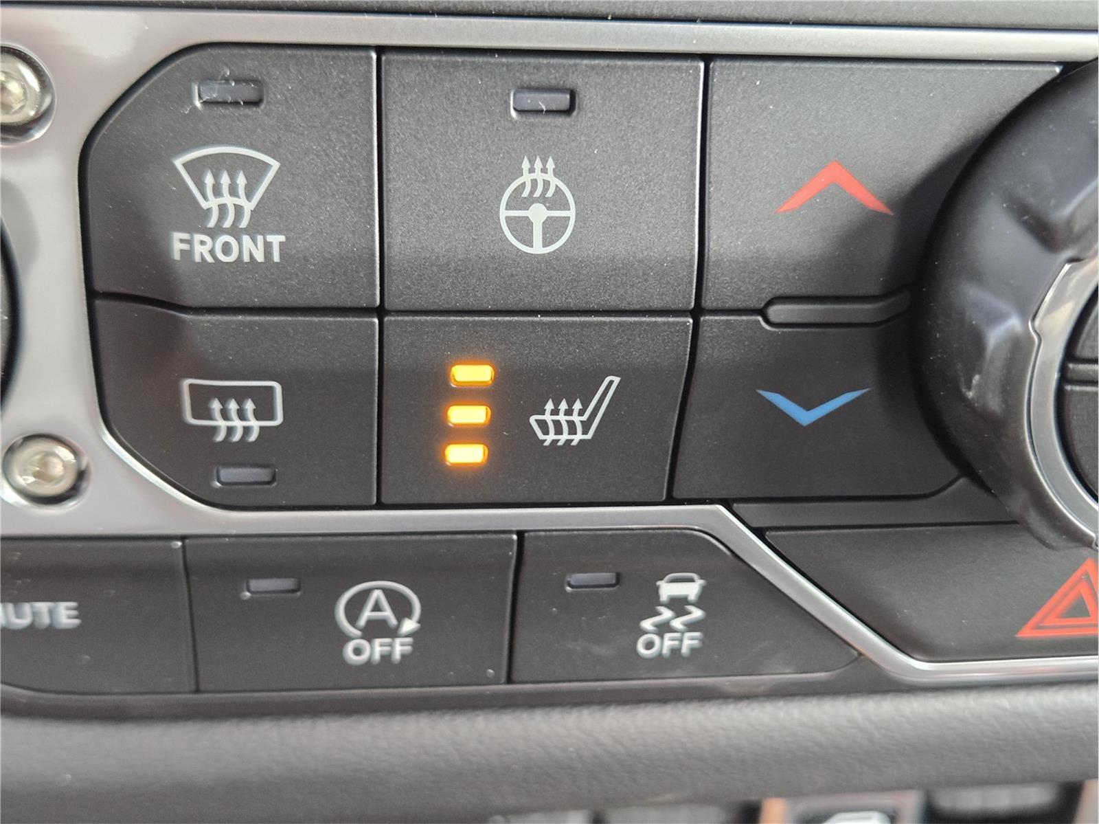 2026 Jeep Gladiator photo 13 of 17