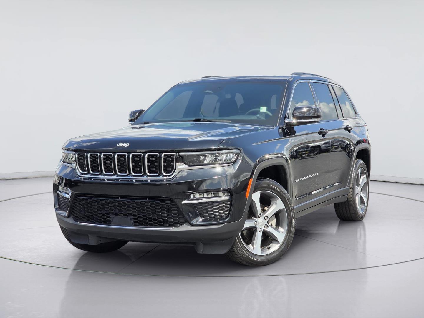Diamond Black Crystal Pearlcoat 2025 Jeep Grand Cherokee SUV / Crossover Four-Wheel Drive 8-Speed Automatic