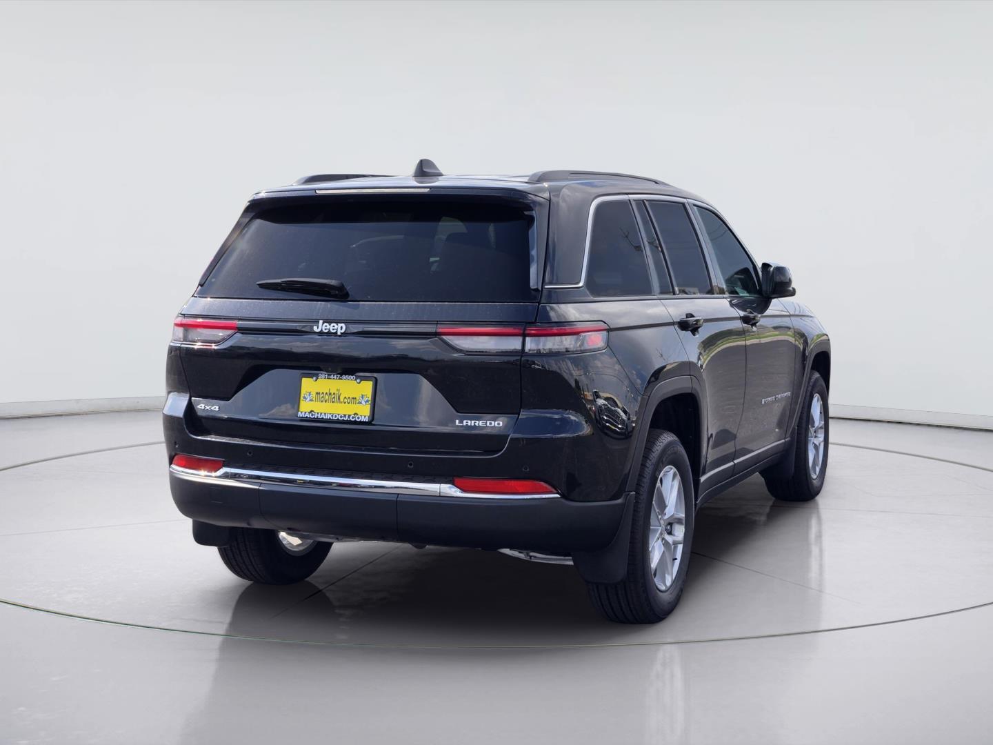 2026 Jeep Grand Cherokee Laredo - 2