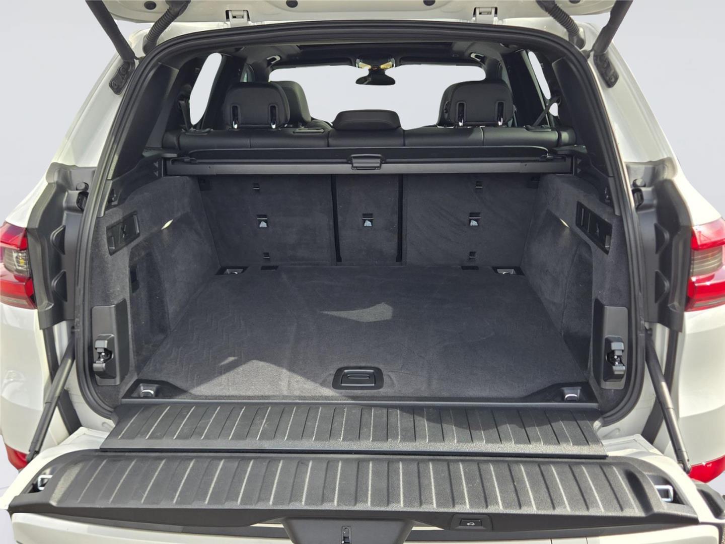 2023 BMW X5 xDrive40i at Mac Haik CDJR North Houston