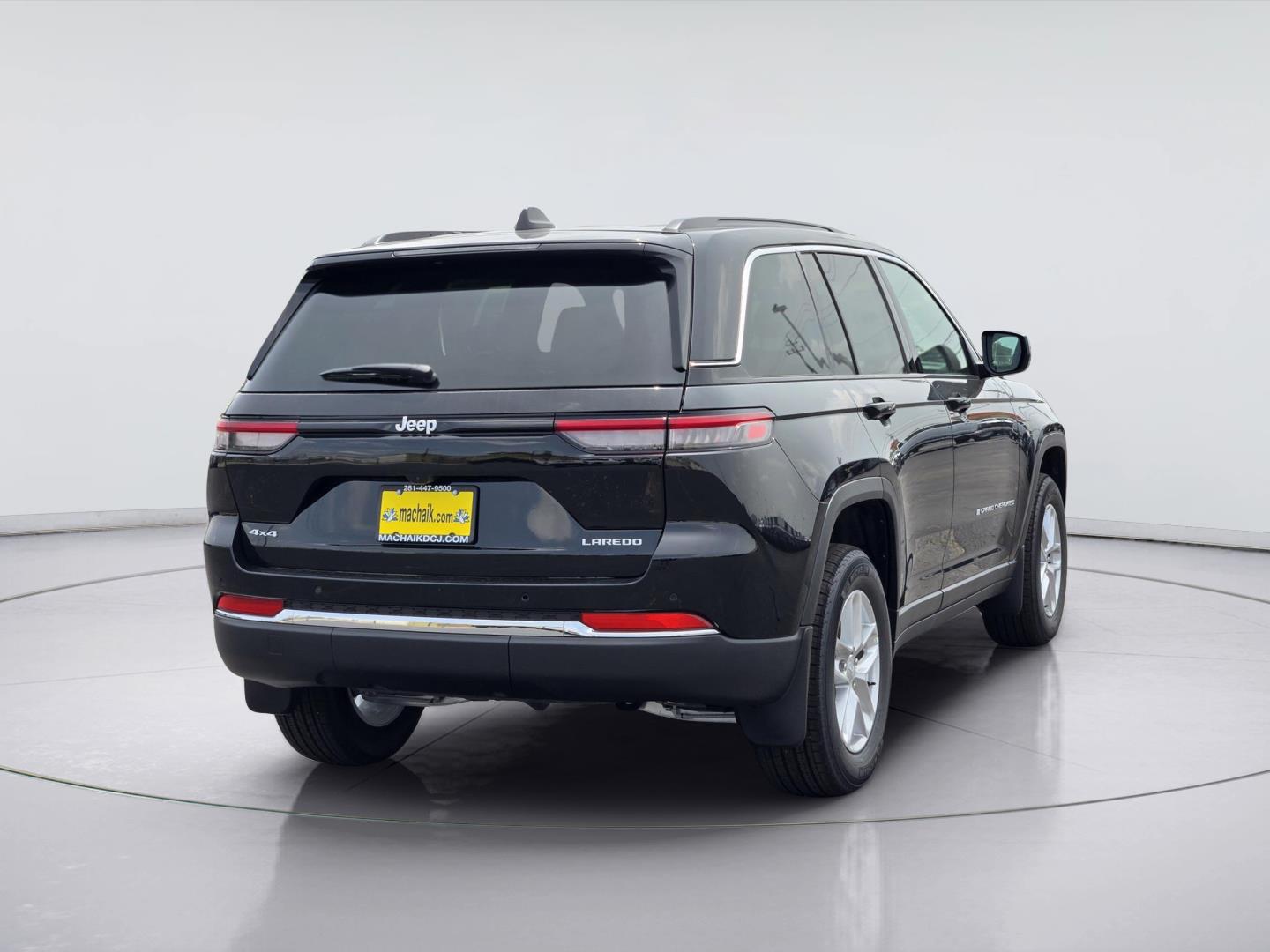 2026 Jeep Grand Cherokee Laredo X - 2