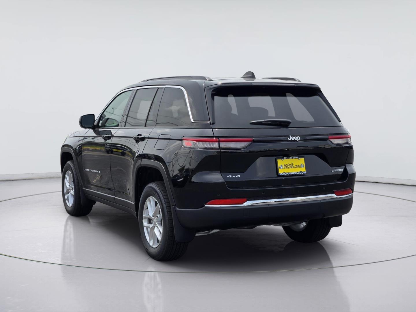 2026 Jeep Grand Cherokee Laredo X - 3
