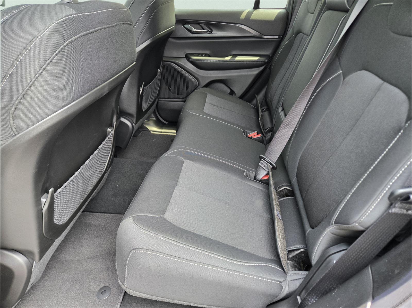 2026 Jeep Grand Cherokee Laredo X - 8