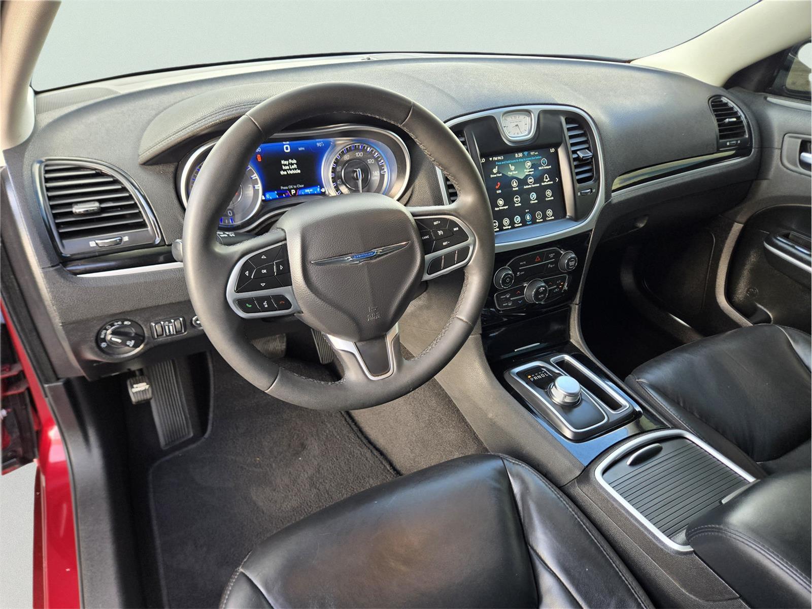 2023 Chrysler 300 Touring L - 11