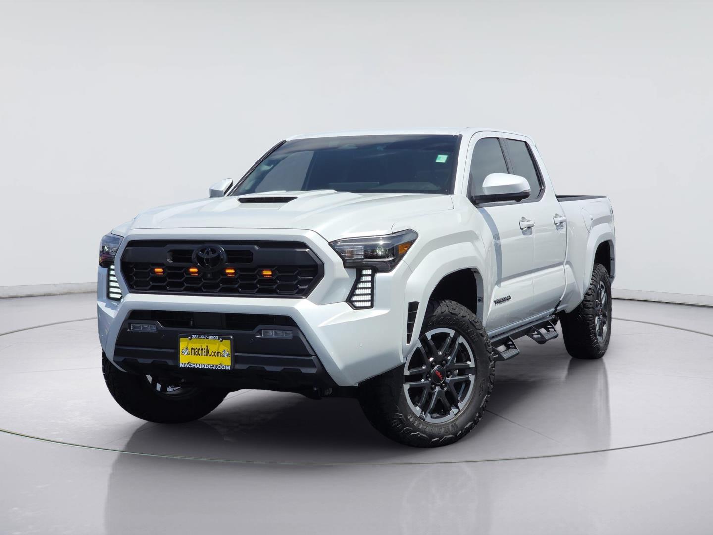 White (Wind Chill Pearl) 2026 Toyota Tacoma Pickup Truck Four-Wheel Drive 8-Speed Automatic