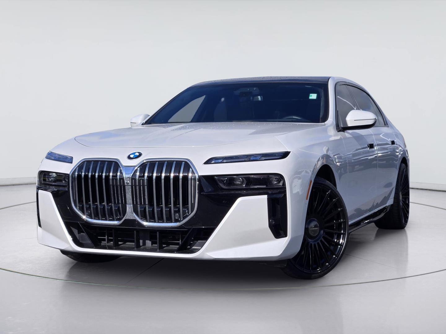 Mineral White Metallic 2023 BMW 7 Series Sedan Rear-Wheel Drive Automatic