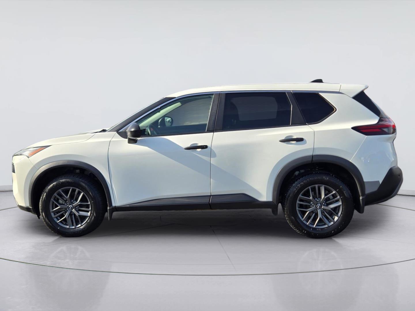 2022 Nissan Rogue S - 7