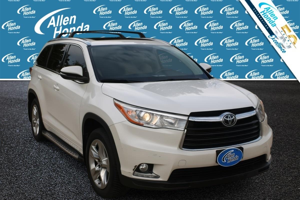 White (Blizzard Pearl) 2016 Toyota Highlander SUV / Crossover All-Wheel Drive