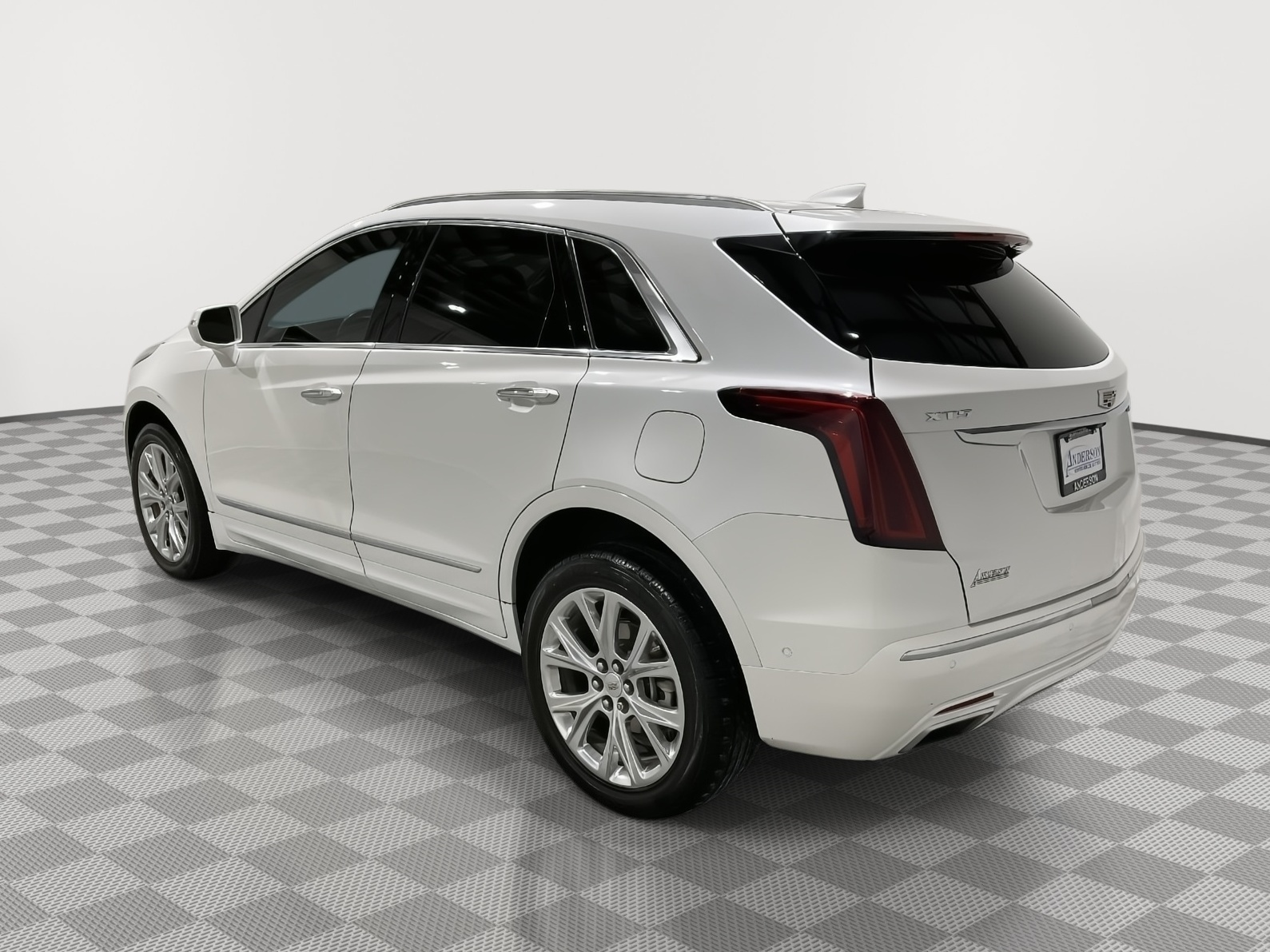 Used 2020 Cadillac XT5 Premium Luxury FWD SUV for sale in St Joseph MO