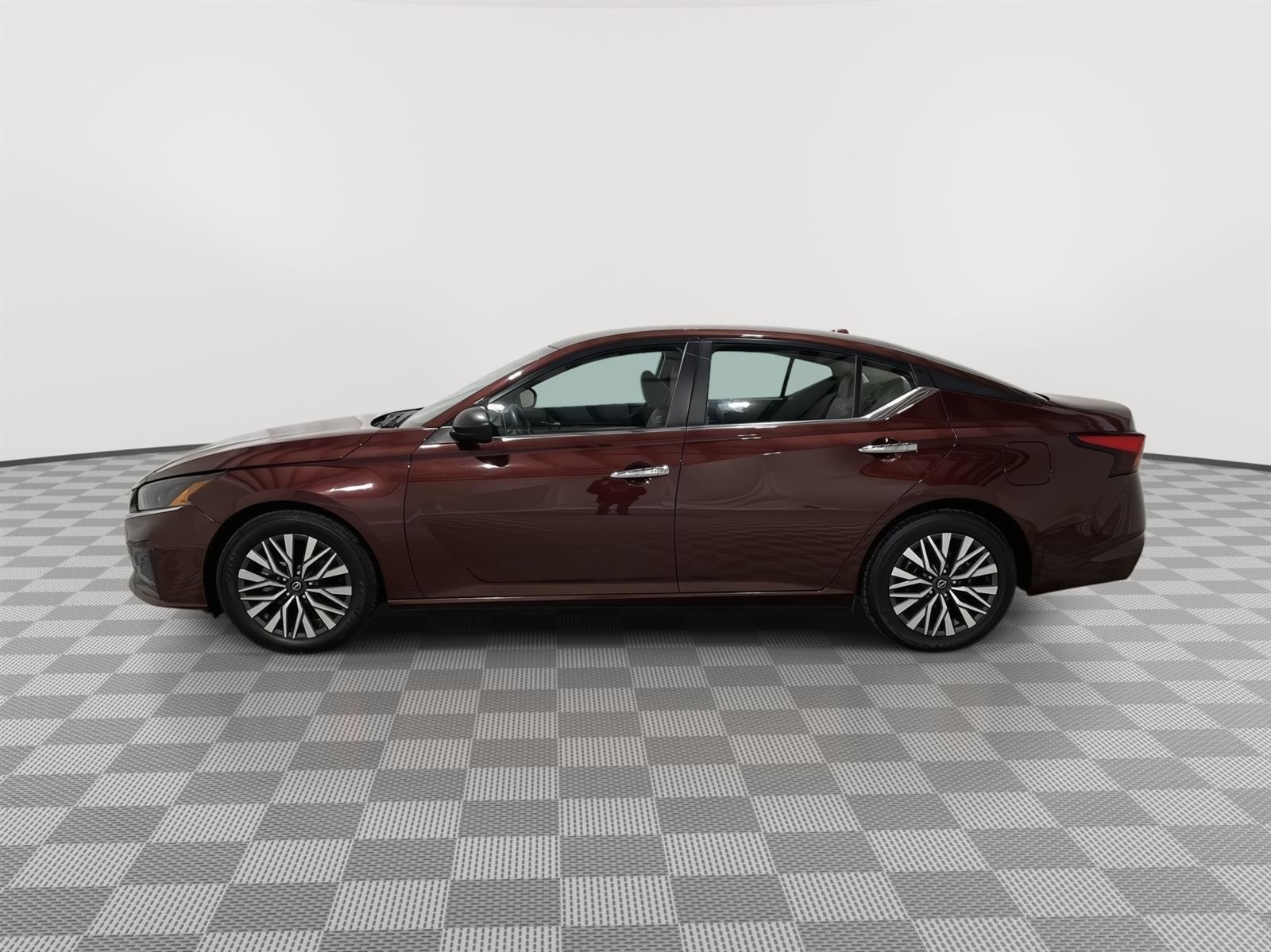 Used 2024 Nissan Altima 2.5 SV Sedan for sale in St Joseph MO