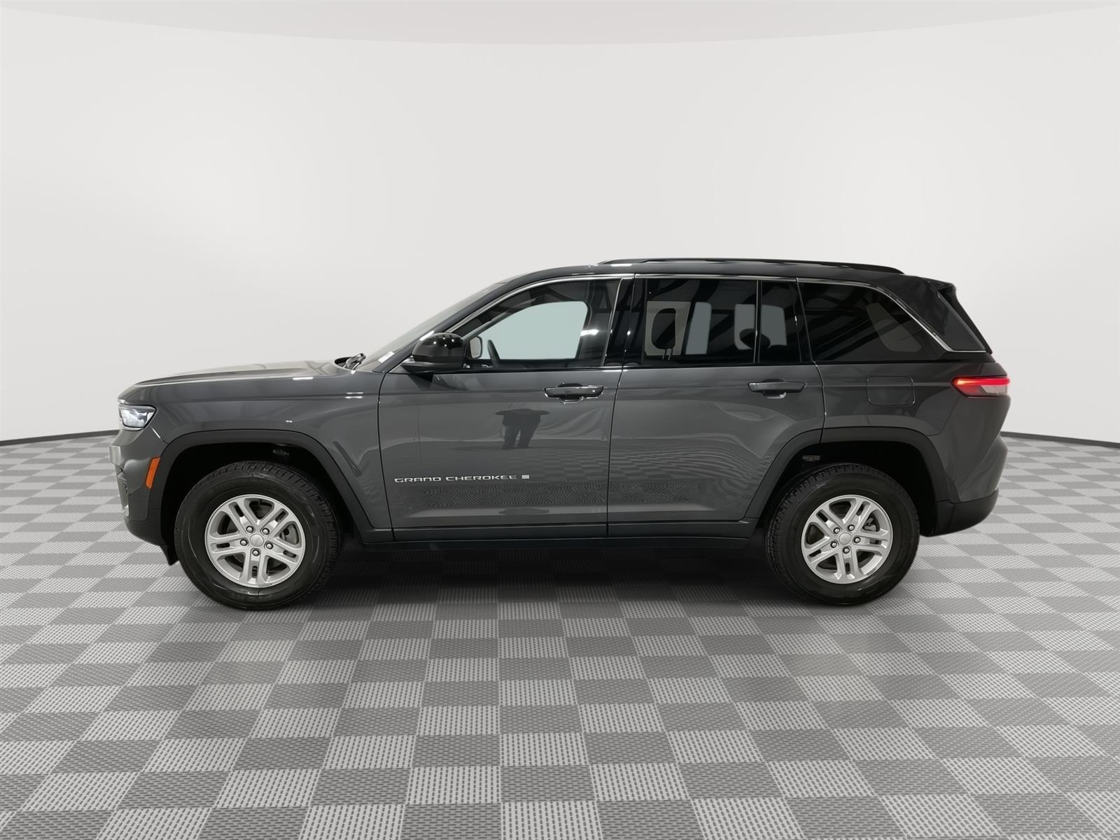 Used 2023 Jeep Grand Cherokee Laredo SUV for sale in St Joseph MO