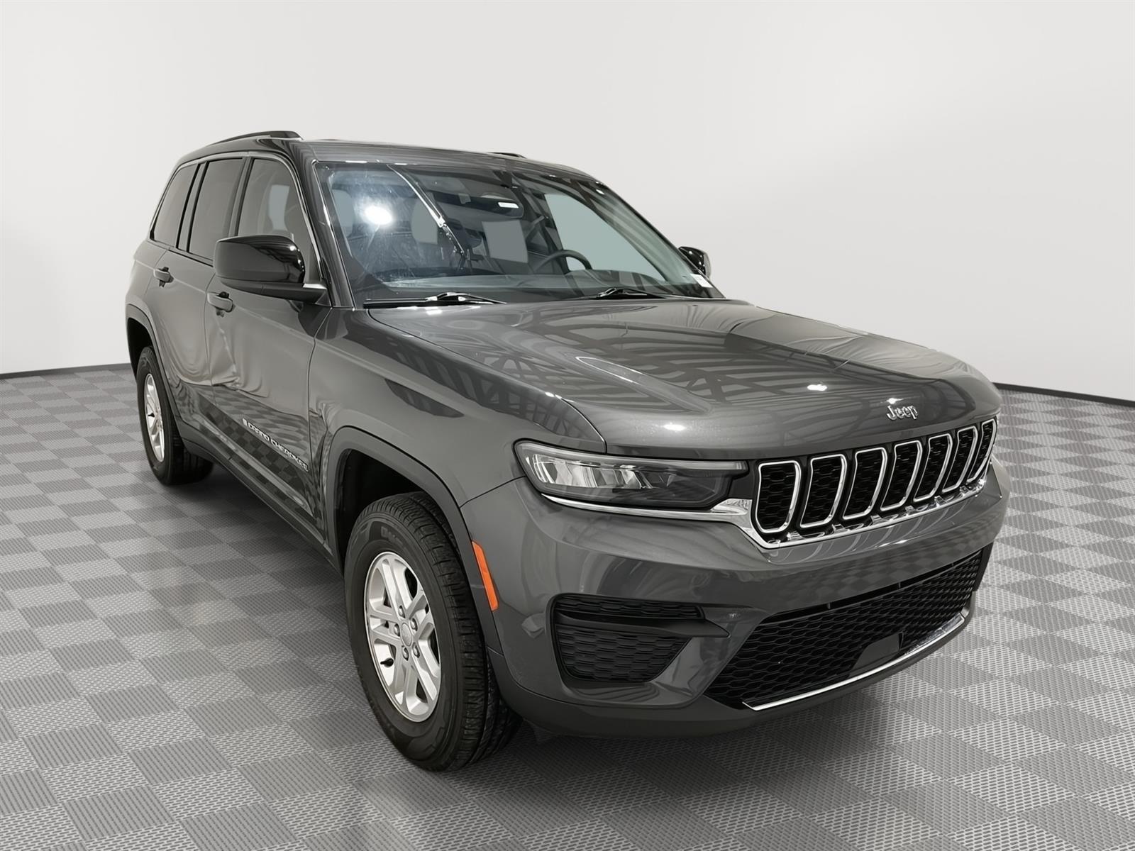 Used 2023 Jeep Grand Cherokee Laredo SUV for sale in St Joseph MO