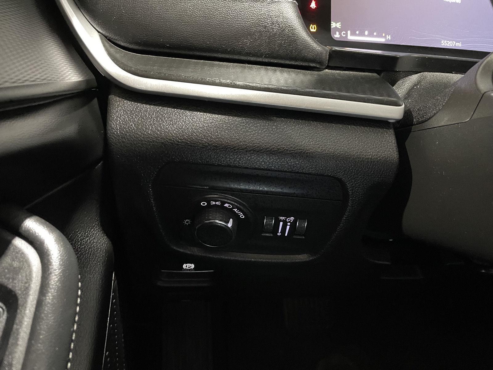 Used 2023 Jeep Grand Cherokee Laredo SUV for sale in St Joseph MO