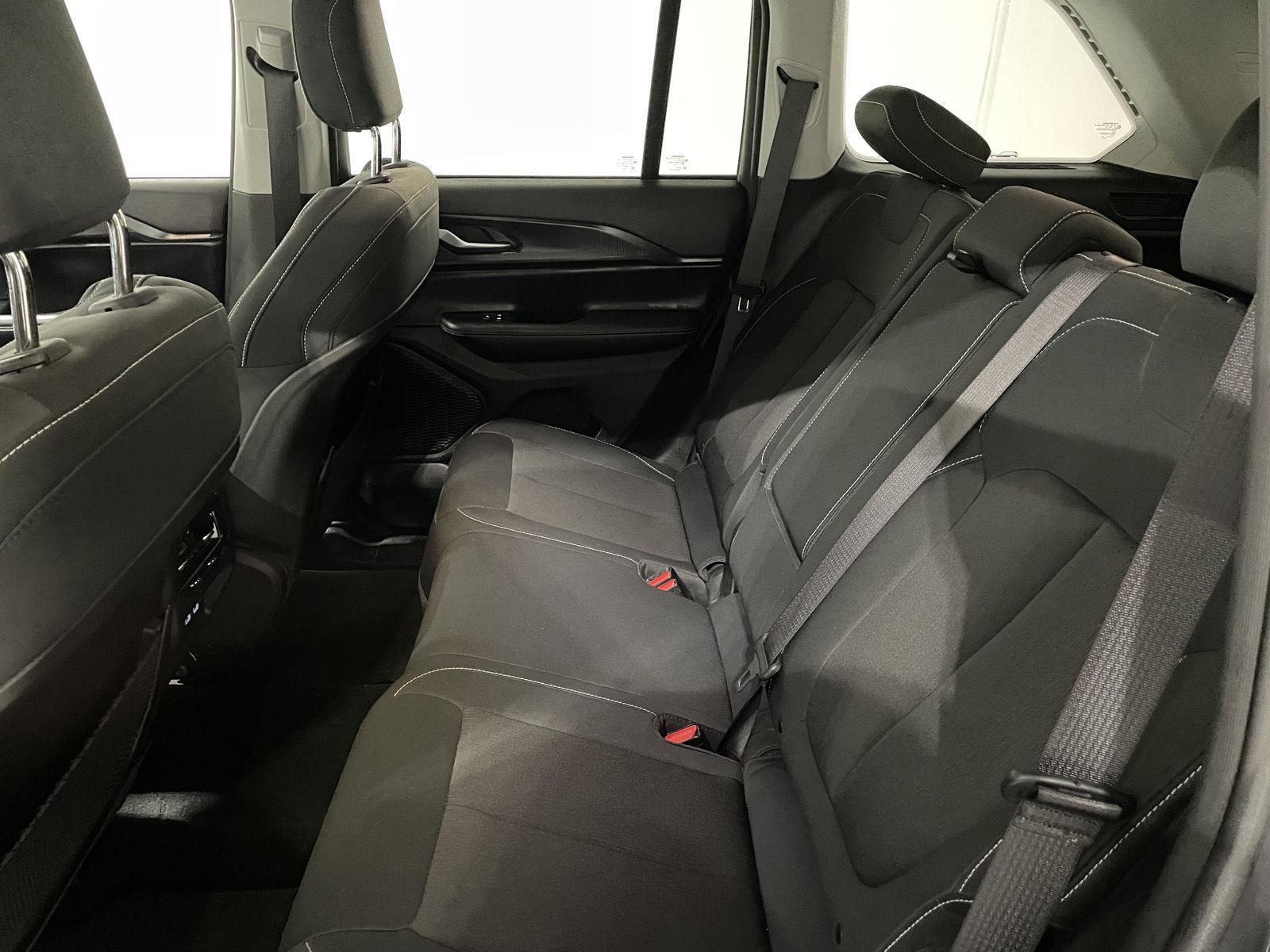 Used 2023 Jeep Grand Cherokee Laredo SUV for sale in St Joseph MO