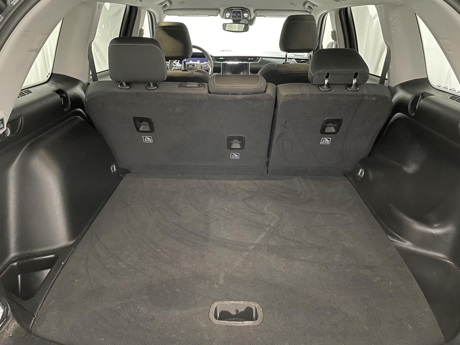 Used 2023 Jeep Grand Cherokee Laredo SUV for sale in St Joseph MO