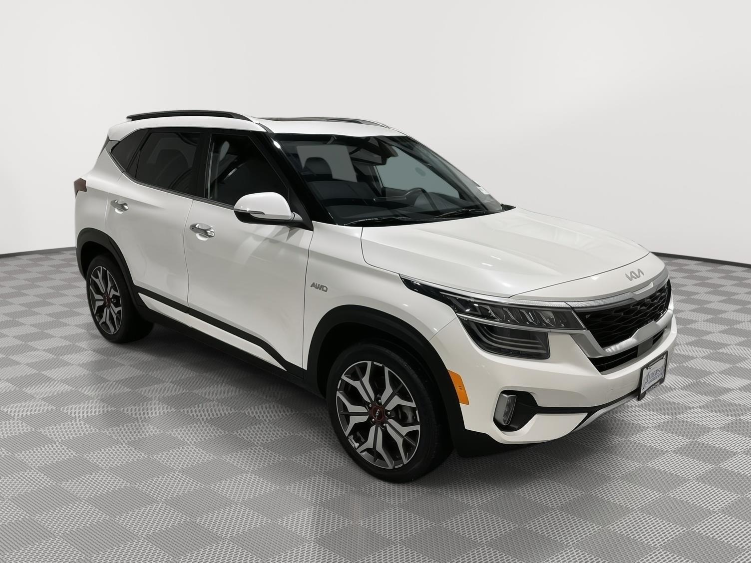 Used 2022 Kia Seltos SX SUV for sale in St Joseph MO