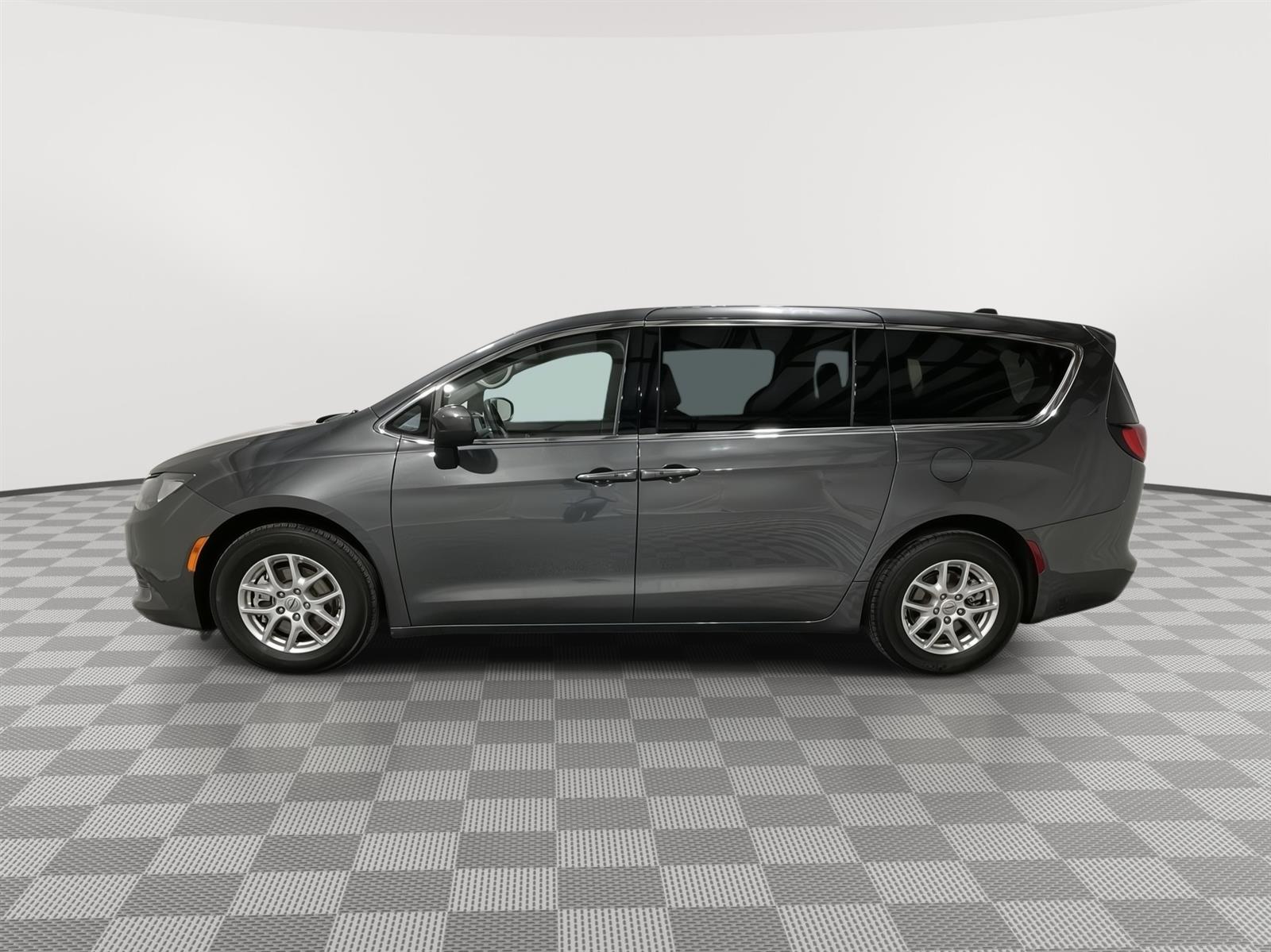 Used 2022 Chrysler Voyager LX Minivans for sale in St Joseph MO