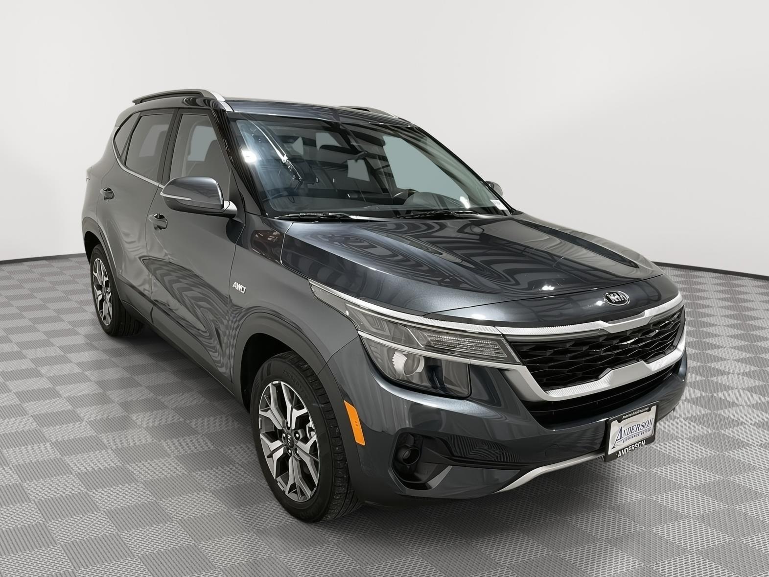 Used 2021 Kia Seltos EX SUV for sale in St Joseph MO