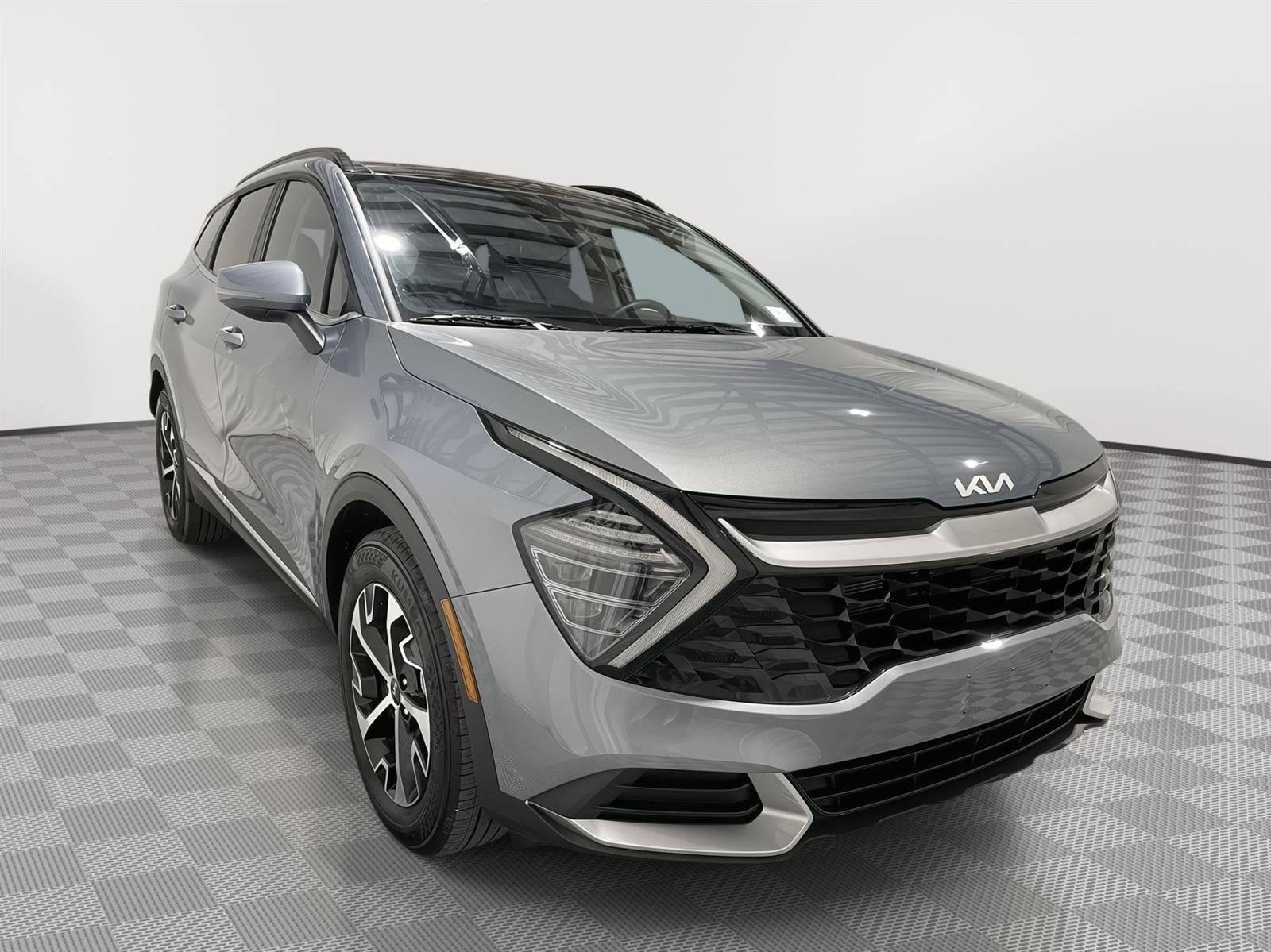 Used 2025 Kia Sportage EX SUV for sale in St Joseph MO