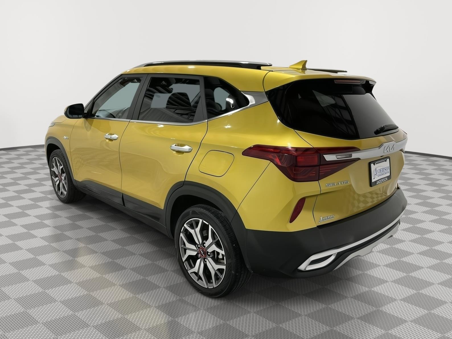 Used 2023 Kia Seltos SX SUV for sale in St Joseph MO