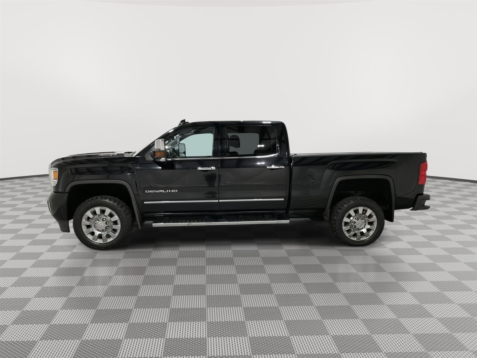Used 2019 GMC Sierra 2500HD Denali Crew Cab Truck for sale in St Joseph MO