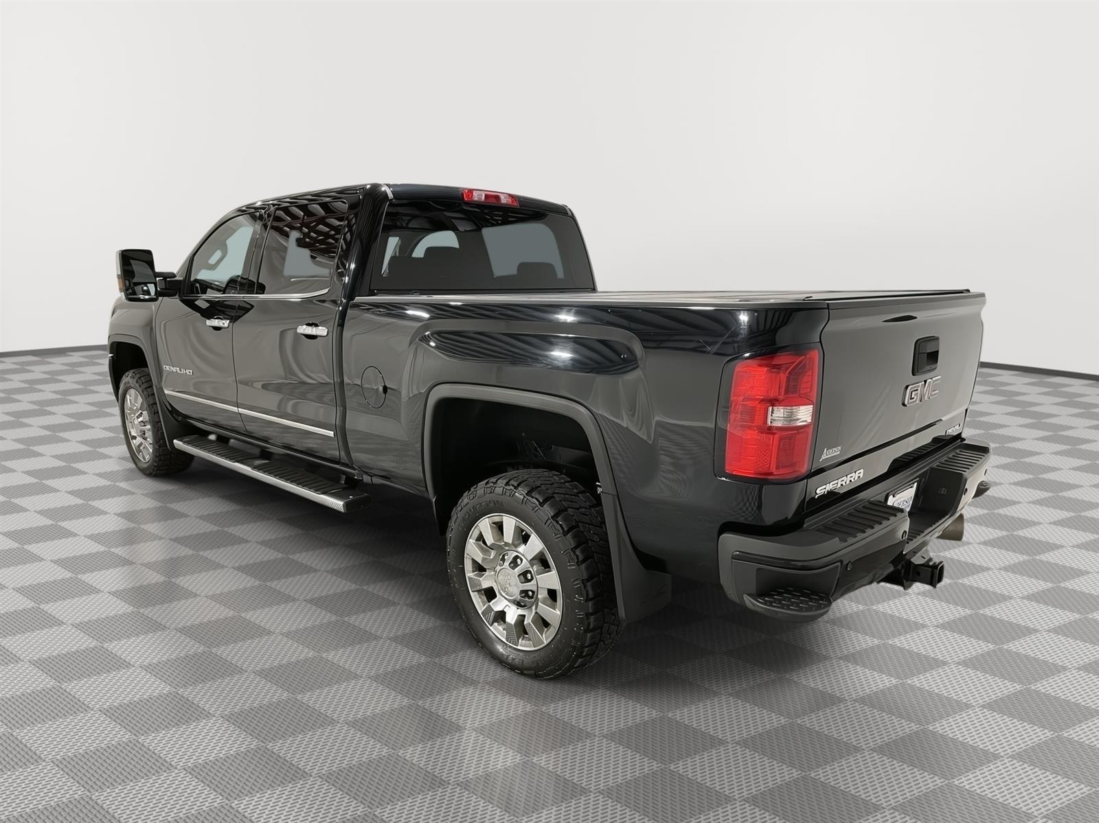 Used 2019 GMC Sierra 2500HD Denali Crew Cab Truck for sale in St Joseph MO