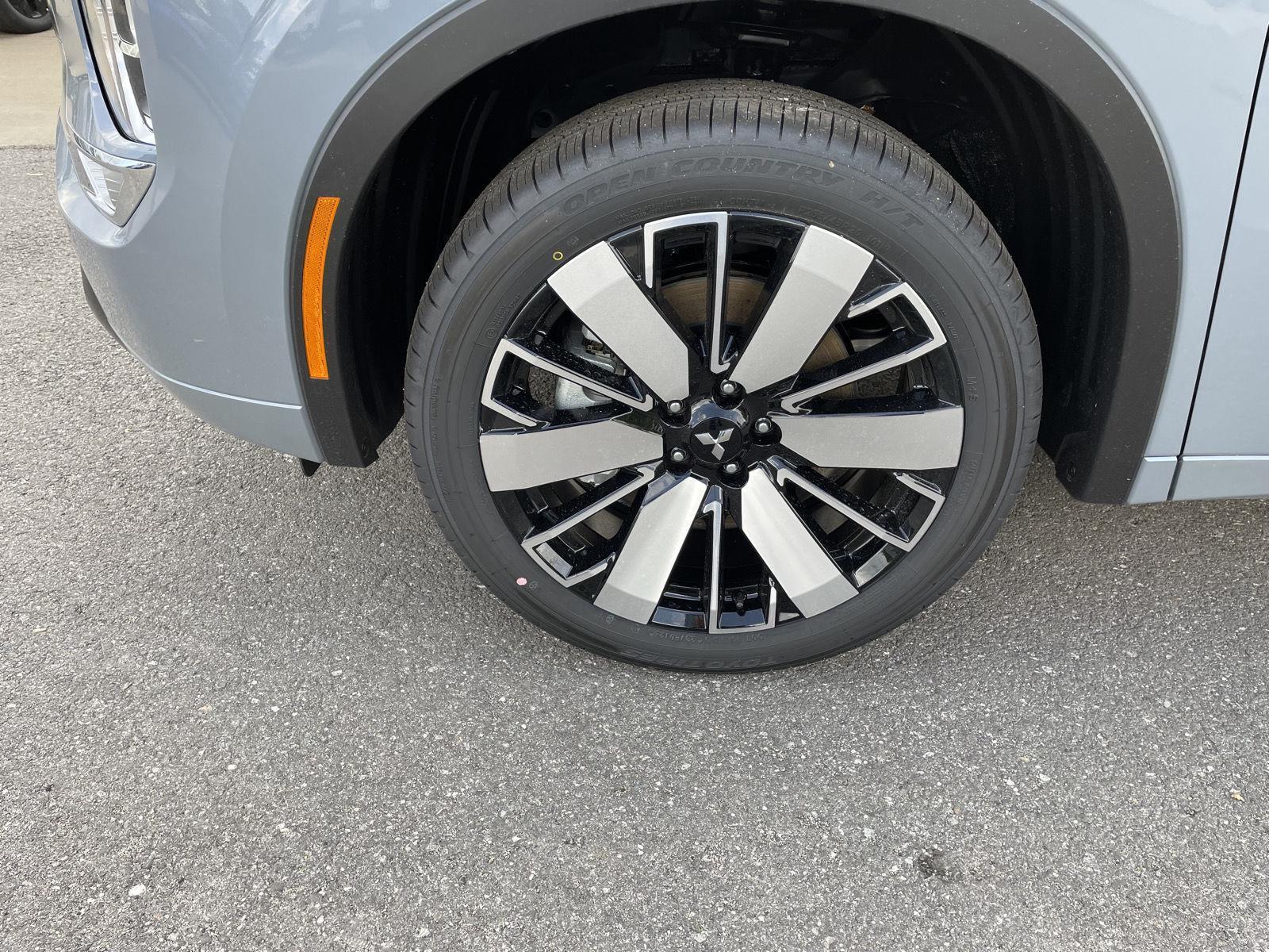 New 2025 Mitsubishi Outlander SEL SUV for sale in St Joseph MO