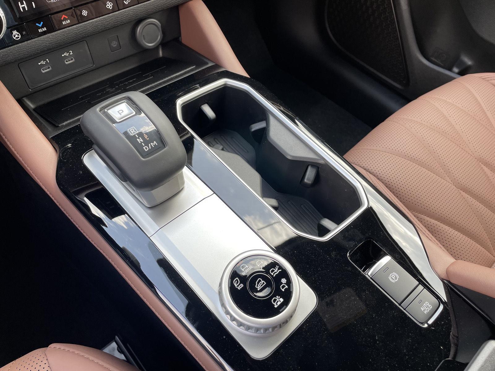 New 2025 Mitsubishi Outlander SEL SUV for sale in St Joseph MO