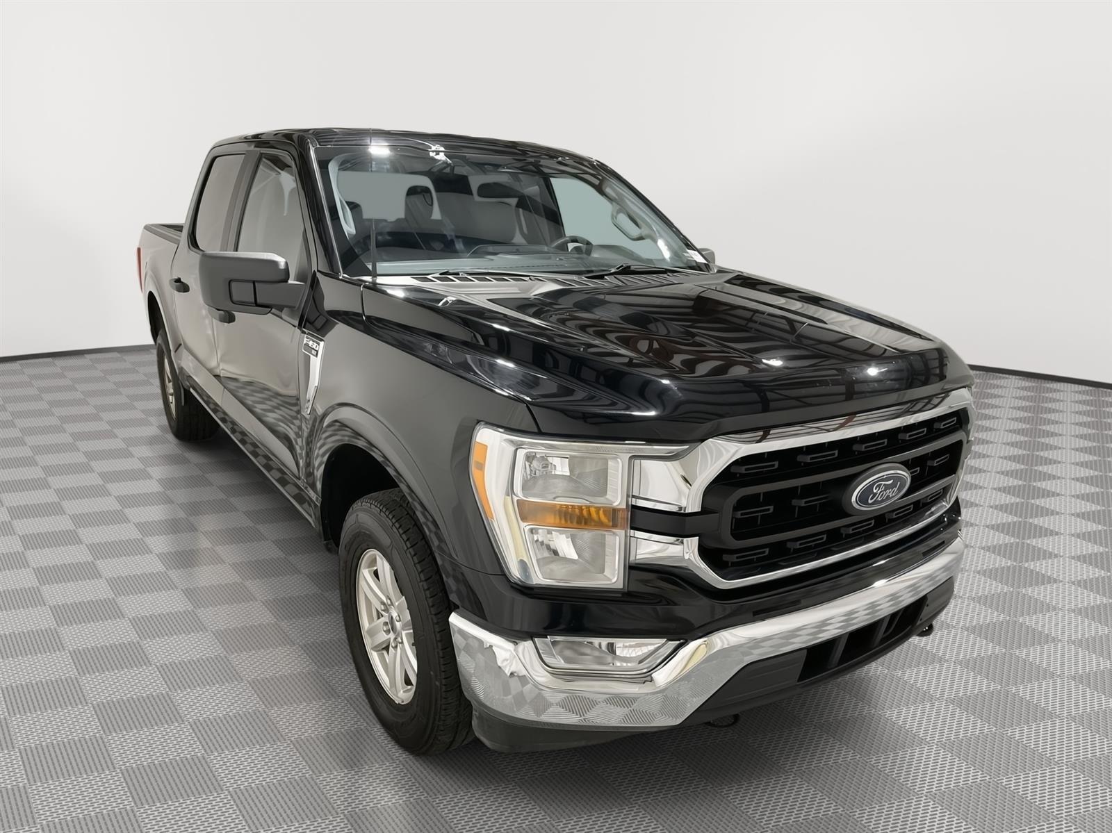 Used 2022 Ford F-150 XLT Crew Cab Truck for sale in St Joseph MO