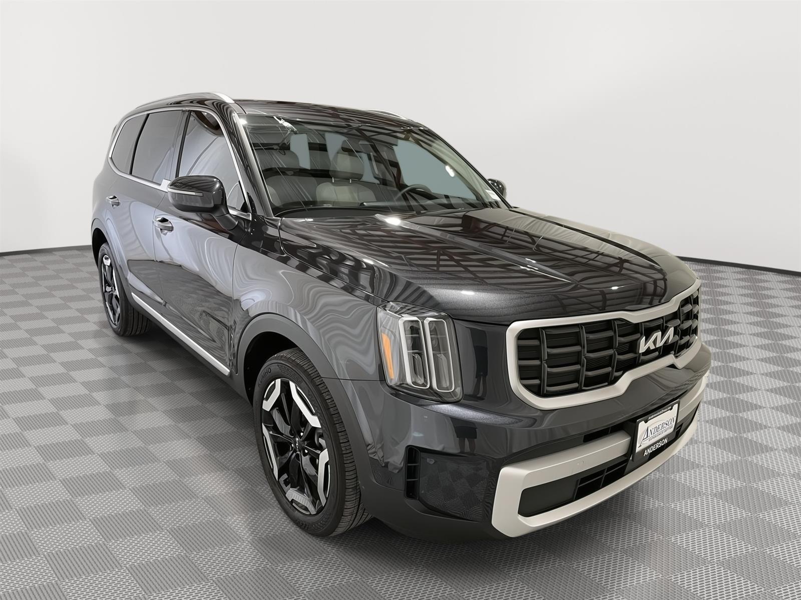 Used 2025 Kia Telluride S SUV for sale in St Joseph MO