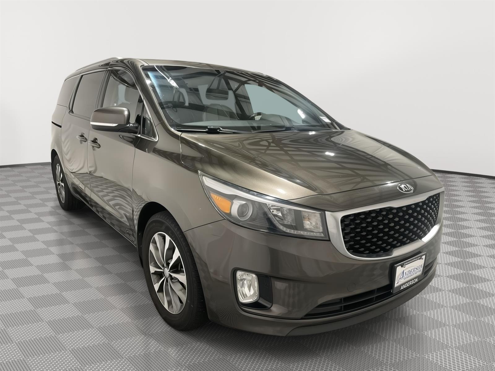 Used 2016 Kia Sedona SX Minivans for sale in St Joseph MO