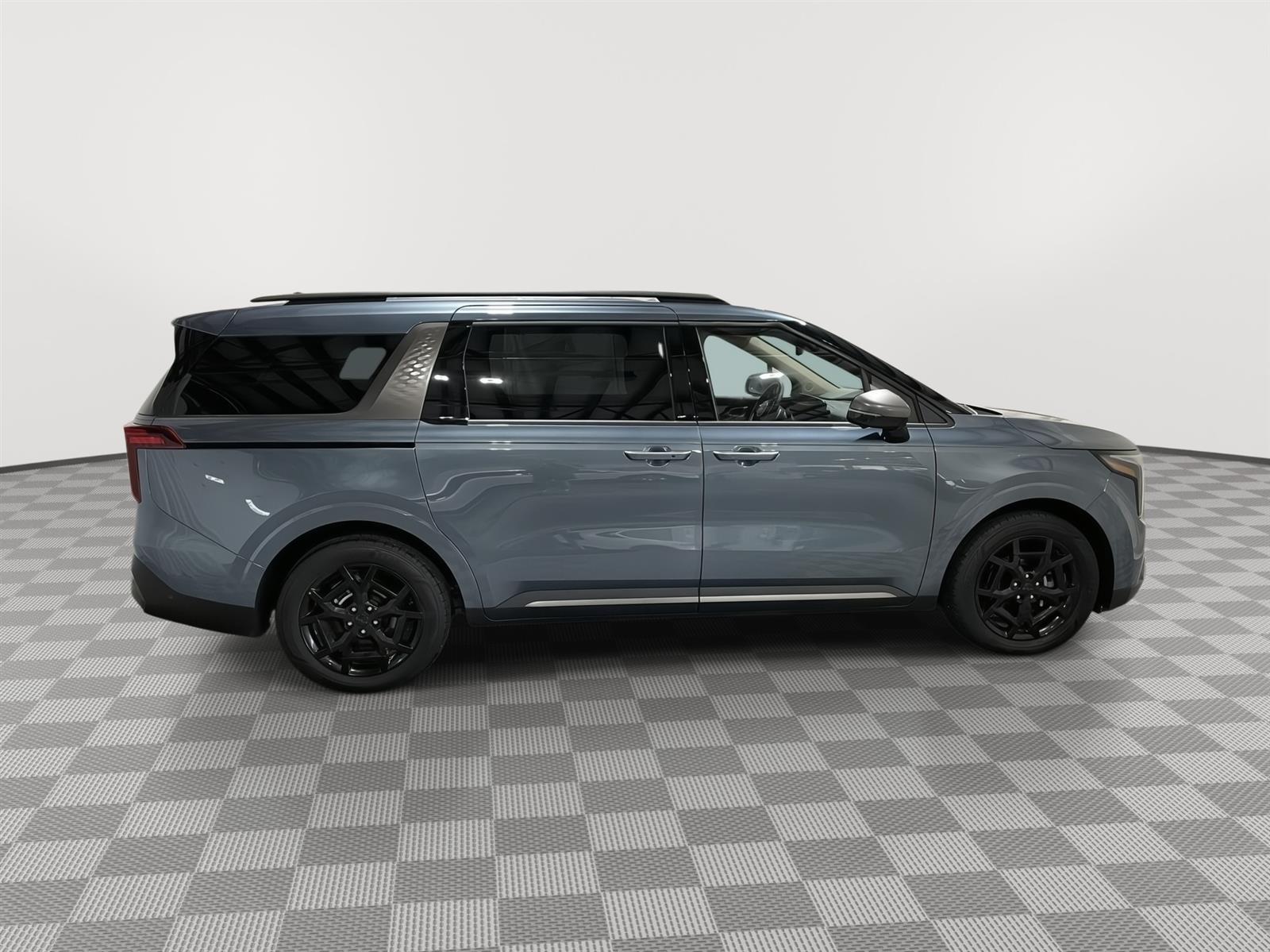 Used 2025 Kia Carnival Hybrid SX Prestige Minivans for sale in St Joseph MO