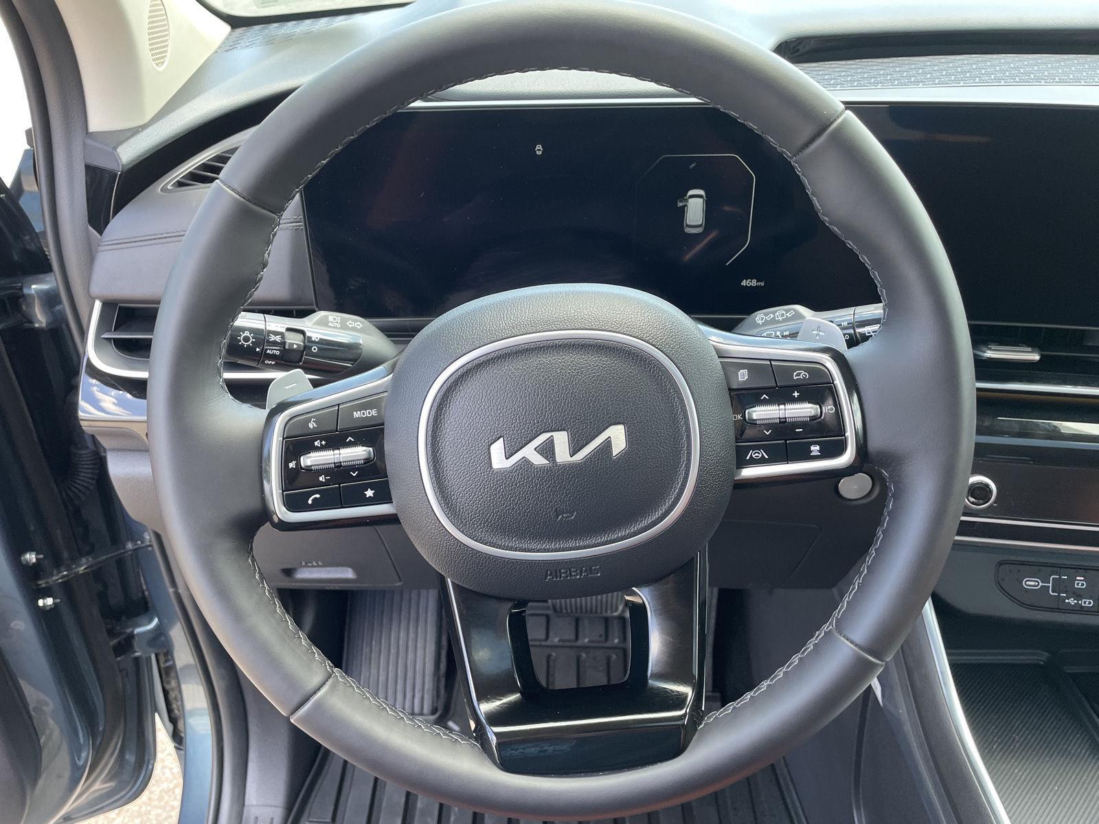 Used 2025 Kia Carnival Hybrid for sale in St. Joseph MO