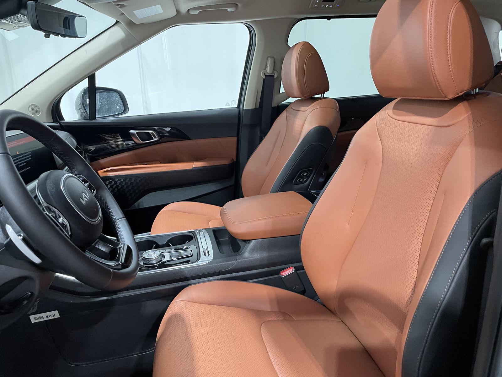 Used 2025 Kia Carnival Hybrid for sale in St. Joseph MO