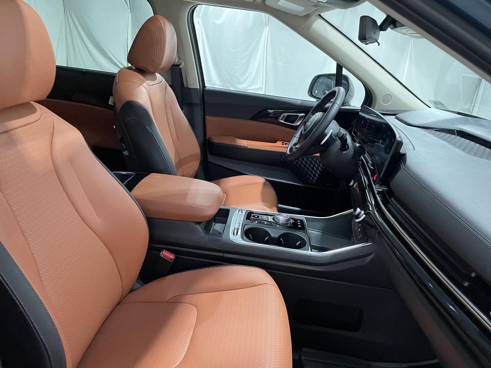 Used 2025 Kia Carnival Hybrid for sale in St. Joseph MO