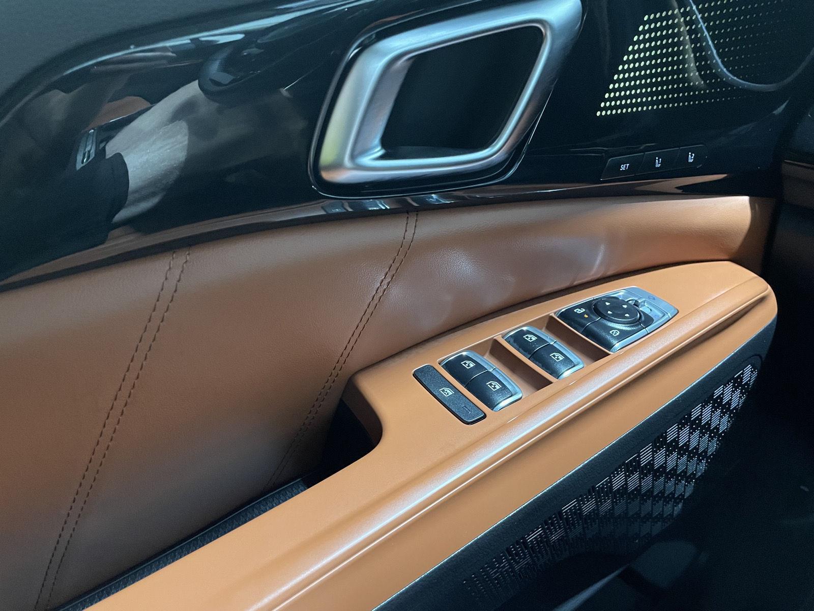 Used 2025 Kia Carnival Hybrid for sale in St. Joseph MO