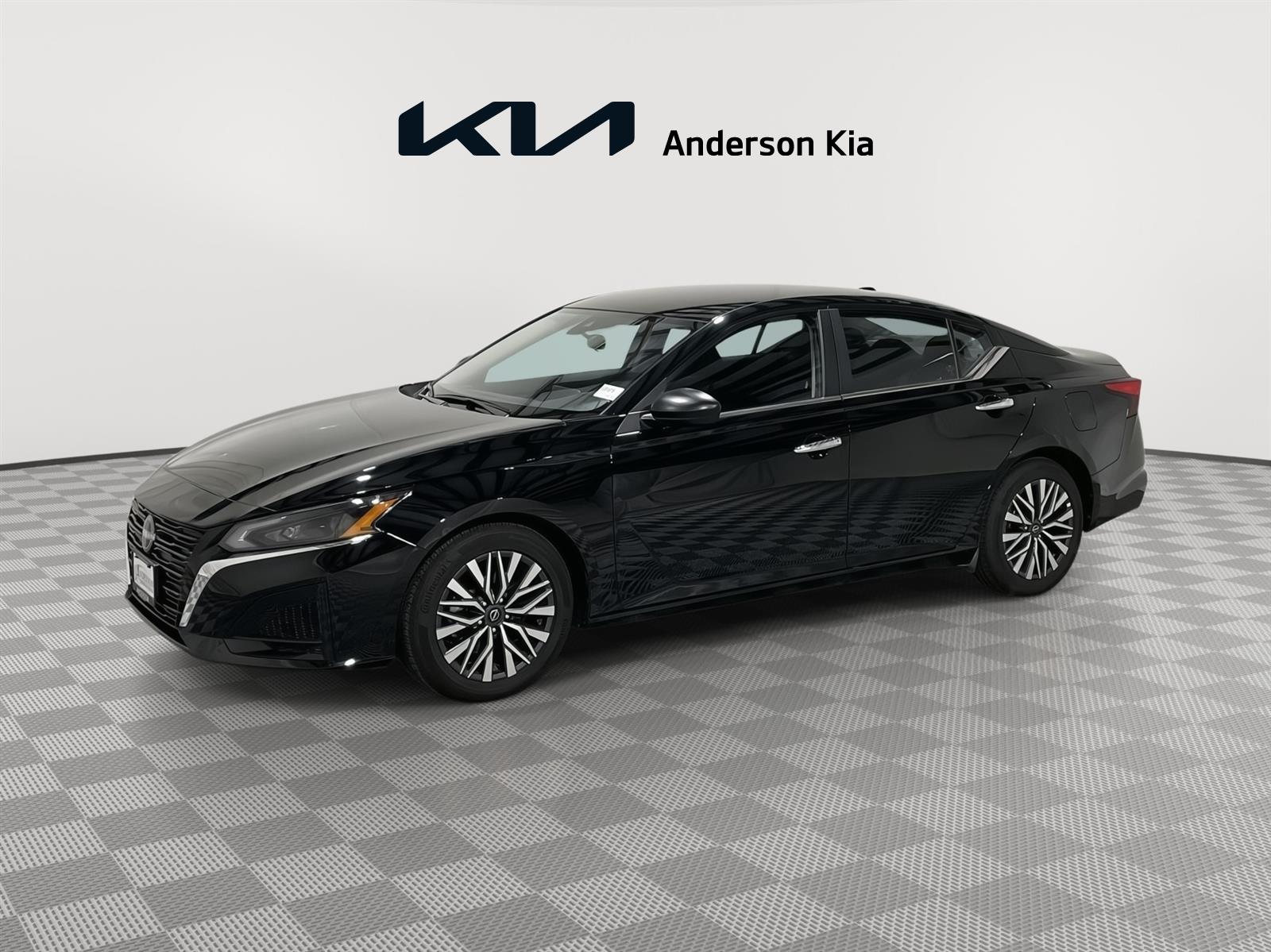 Used 2025 Nissan Altima SV Sedan for sale in St. Joseph MO