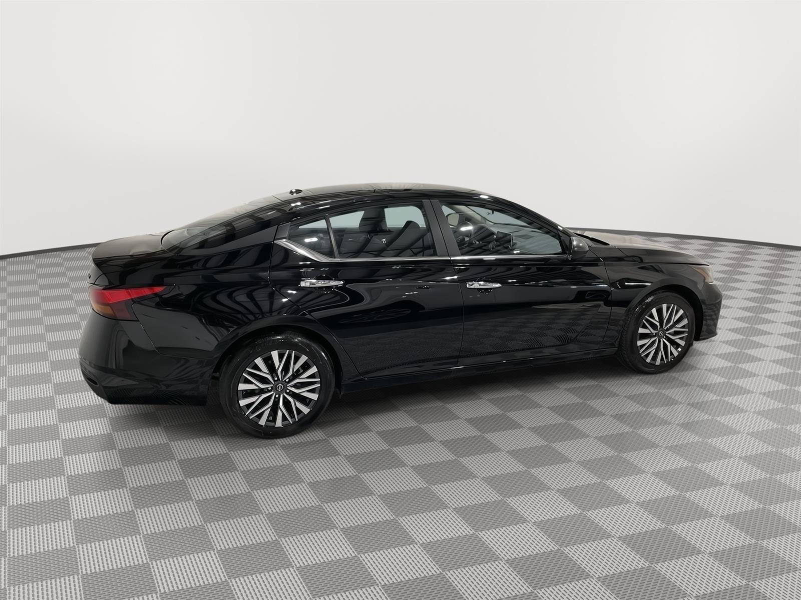 Used 2025 Nissan Altima SV Sedan for sale in St Joseph MO
