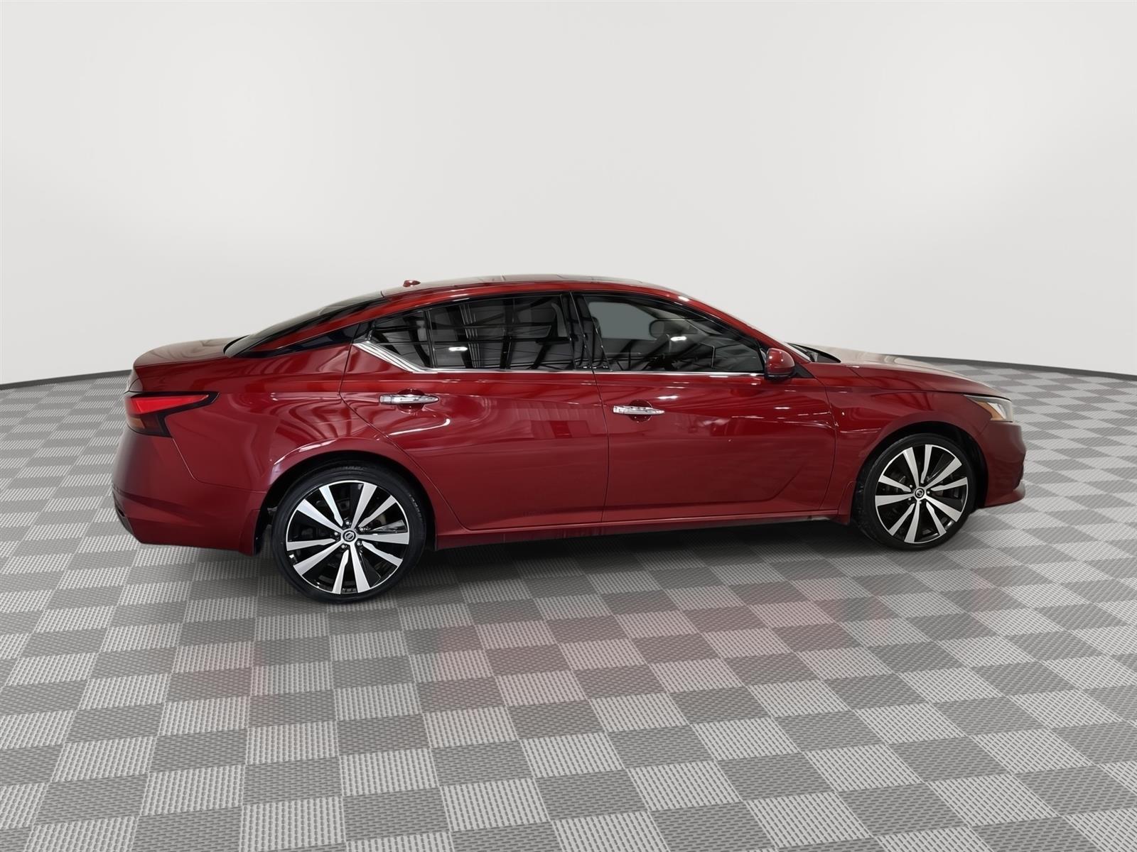 Used 2019 Nissan Altima 2.5 Platinum Sedan for sale in St Joseph MO