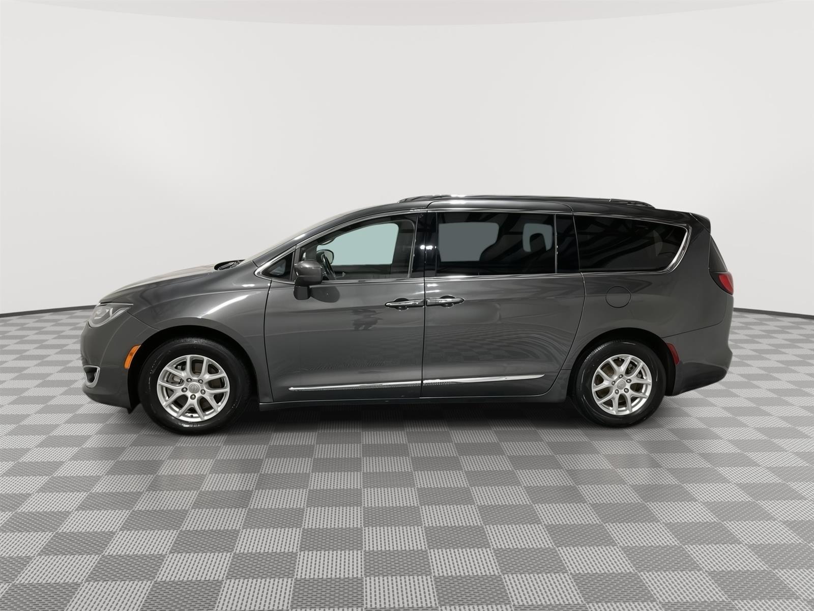 Used 2020 Chrysler Pacifica Touring L Minivans for sale in St Joseph MO