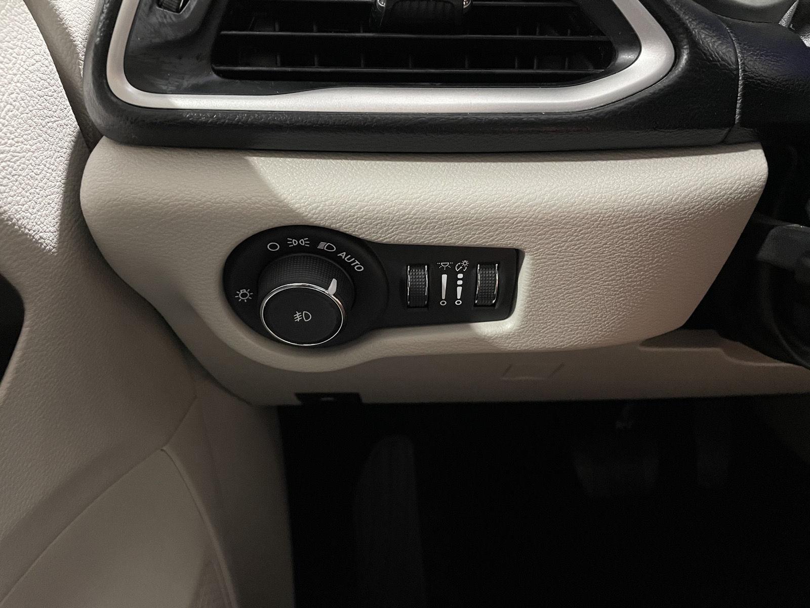 Pre-Owned 2020 Chrysler Pacifica for sale in St. Joseph MO