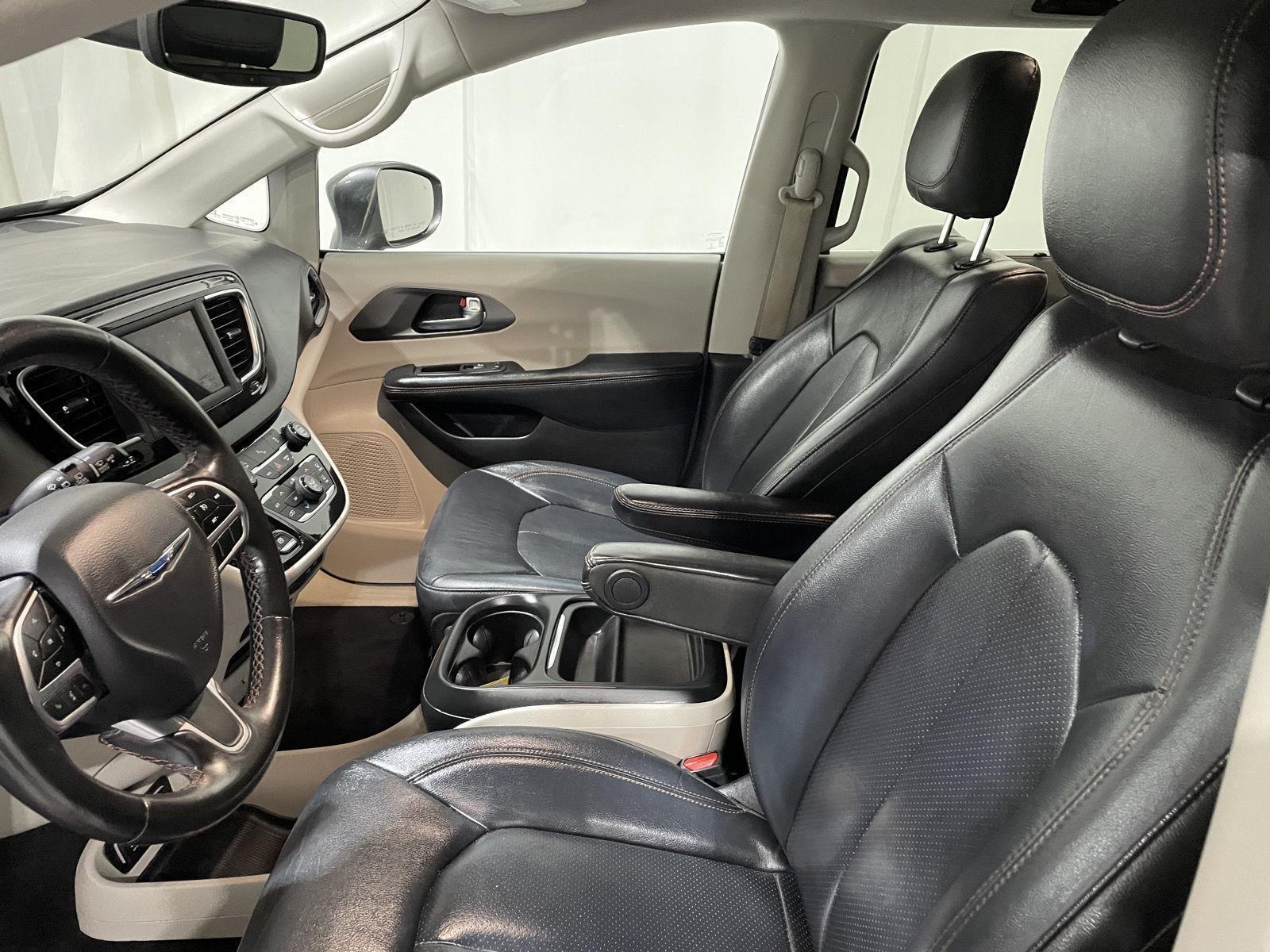 Pre-Owned 2020 Chrysler Pacifica for sale in St. Joseph MO